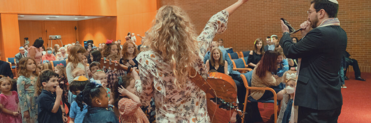 Tot Shabbat at Temple Israel